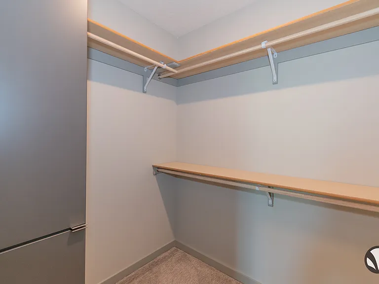Chateau at Yankee Hill Apartments — Photo 28