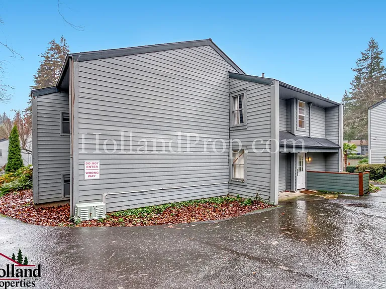 8747 SW Brightfield Cir — Photo 18