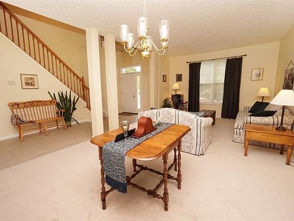 4th image of 6825 Summer Field Dr