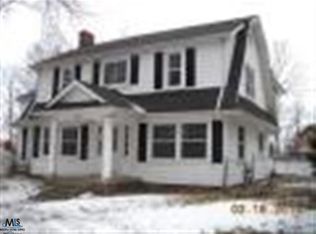 2520 Litchfield Dr, Waterford, MI 48329