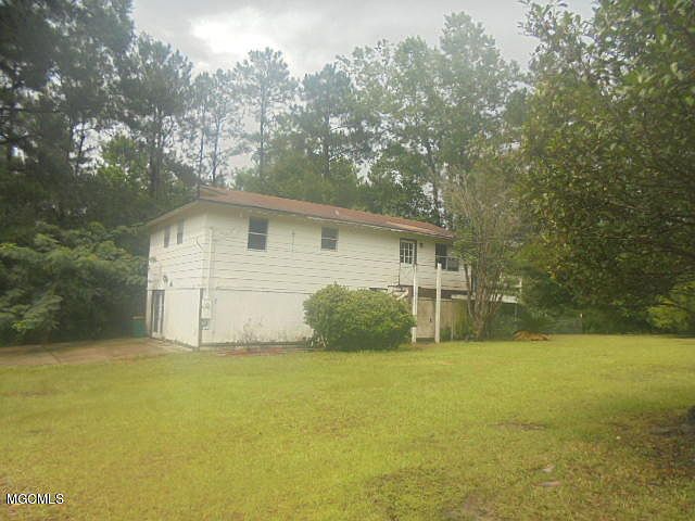 1st image of 22418 Maes Ln