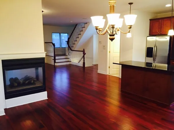 630 Valley Brook Ave, Lyndhurst, NJ 07071