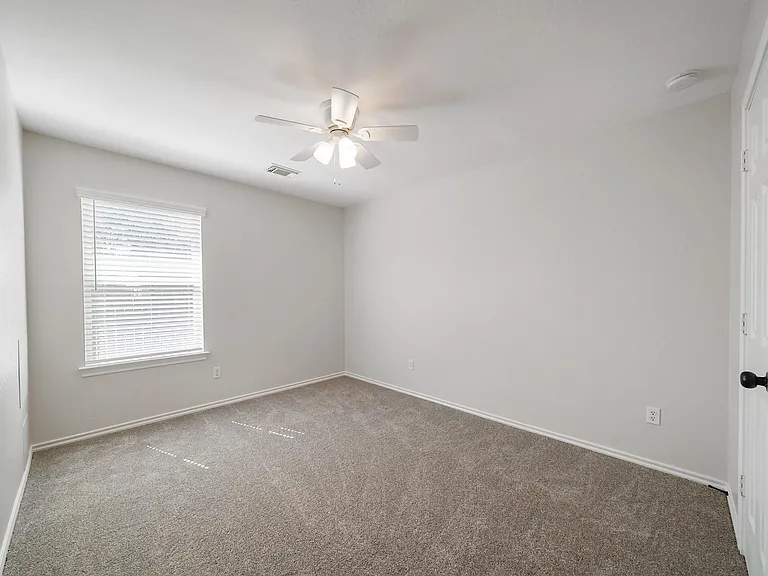 3301 Clover Hill Ln — Photo 9