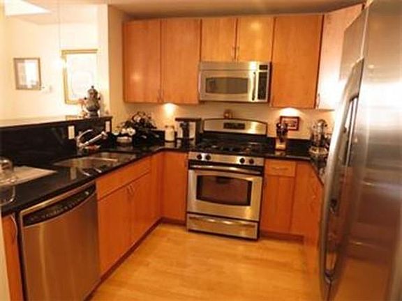 5th image of 323 Boylston St Unit 401