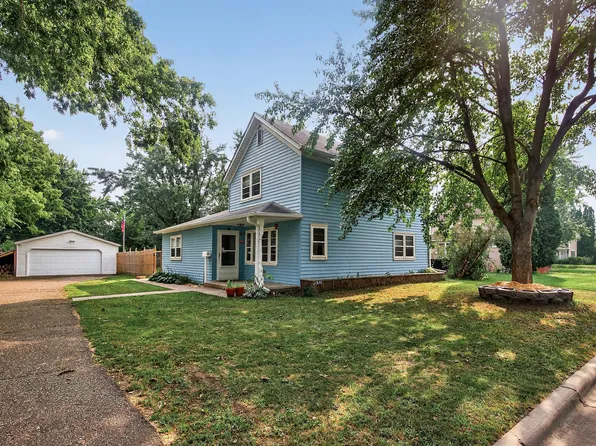 517 8th St W, Hastings, MN 55033
