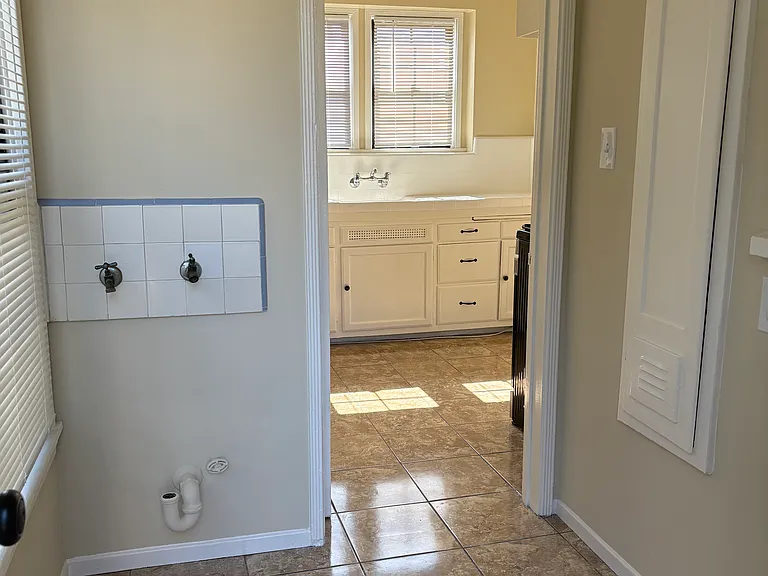 1226 S Westmoreland Ave #2 — Photo 11
