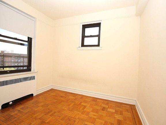 2nd image of 2020 Kings Hwy APT 6A