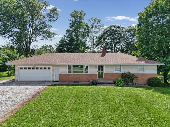 1264 Everbright Dr, Uniontown, OH 44685