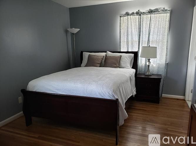 2nd image of 801 S Adams St #2