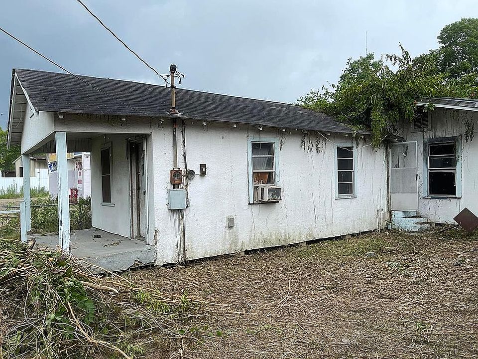 2nd image of 6231 Greenwell Springs Rd