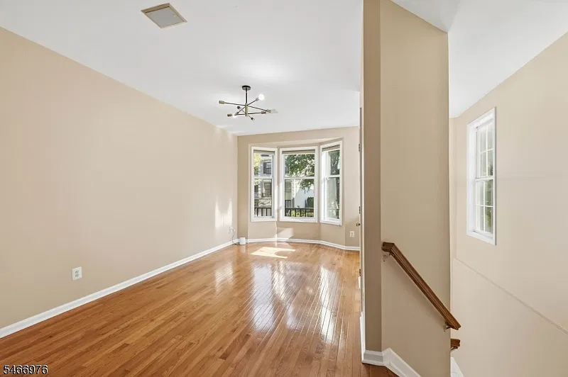 2 bed, 2.5 bath, 2010 sqft, $3,950 — Photo 4