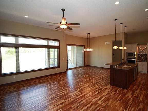 4th image of 2884 Ash Ct