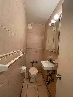 Rented by Candid Listings LLC | media 14