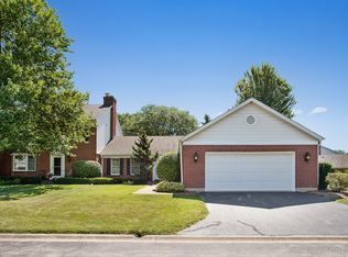 1 Douglas Dr, Sugar Grove, IL 60554