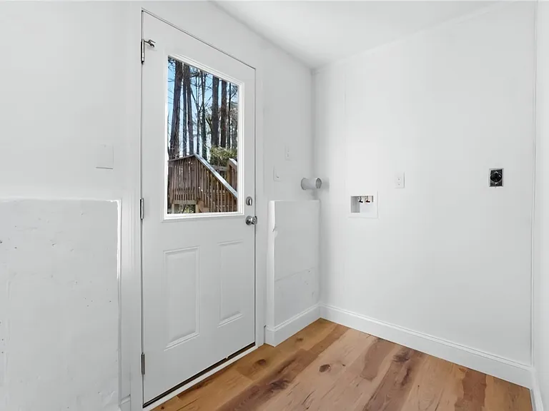 1008 Evangeline Way — Photo 11