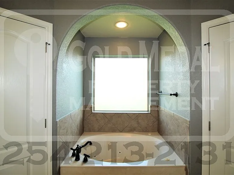 401 Hedy Dr — Photo 25