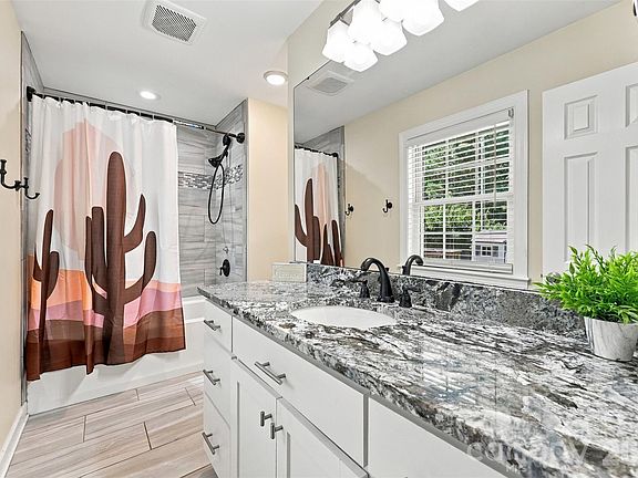 4th image of 1218 Calhoun St