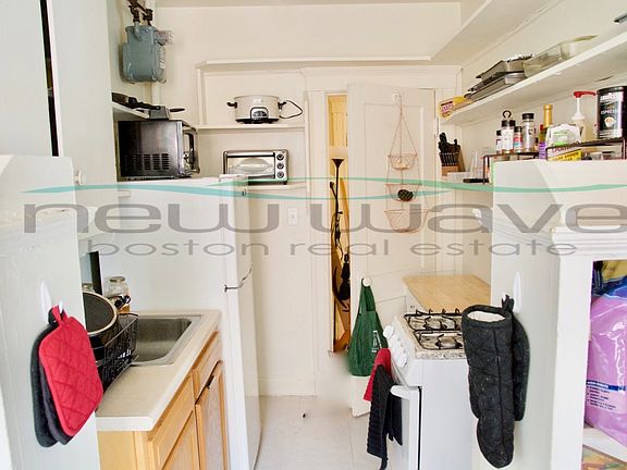 5th image of 1165 Boylston St #9