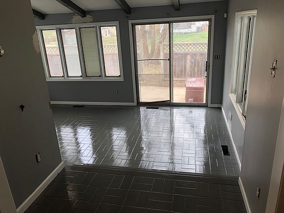 4th image of 9840 Flora Cir