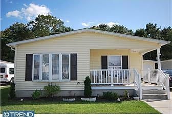 1st image of 723 Bayberry Ln