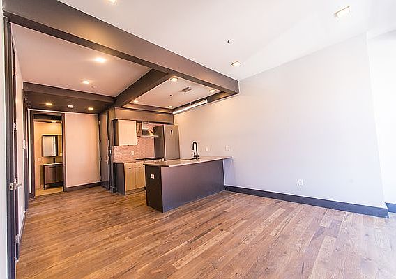 3rd image of 370 Throop Ave #2C