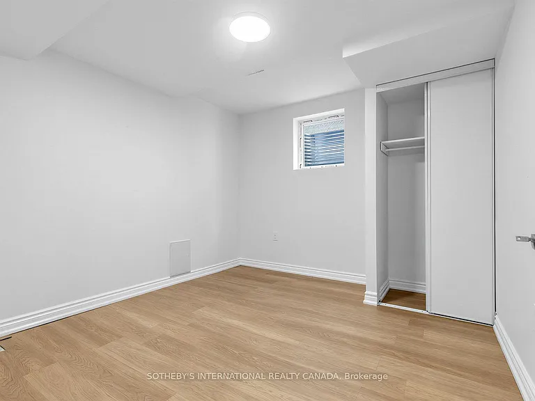 11 Valley Centre Dr #BASEMENT — Photo 16