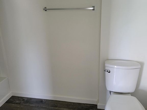 4th image of 2820 W 8th St #20