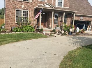 34215 Jefferson Ave, Harrison Township, MI