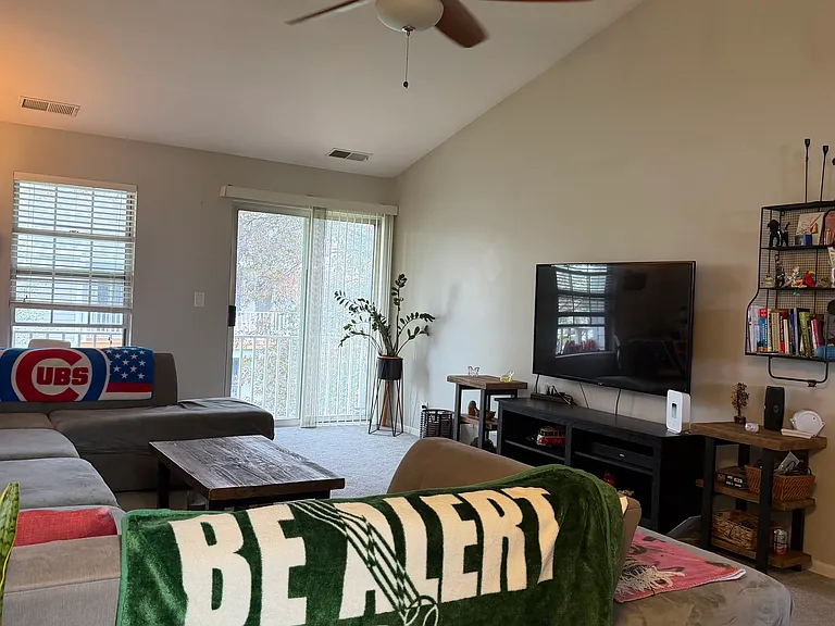 11 Hoover Ct #B — Photo 3