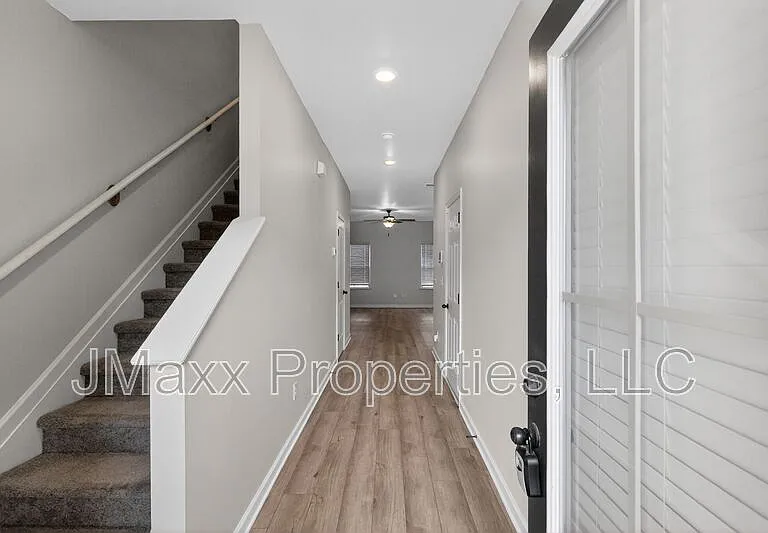7151 Chara Ln — Photo 2