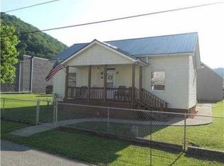 168 Church St, East Bank, WV 25067