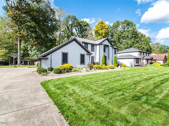 3rd image of 7692 Spring Park Dr