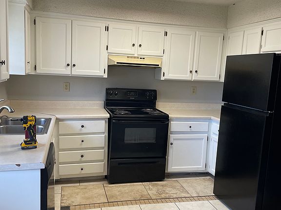 4th image of 1105 SE Prairie Ln APT D