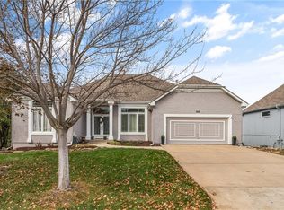 20516 W 98th Pl, Lenexa, KS 66220