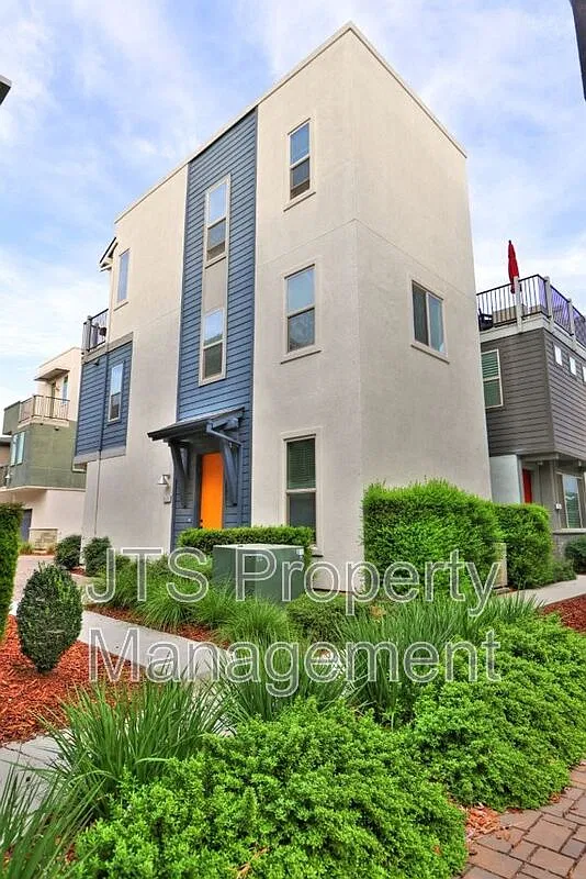 2 bed, 2.5 bath, 1050 sqft, $2,525 — Photo 3