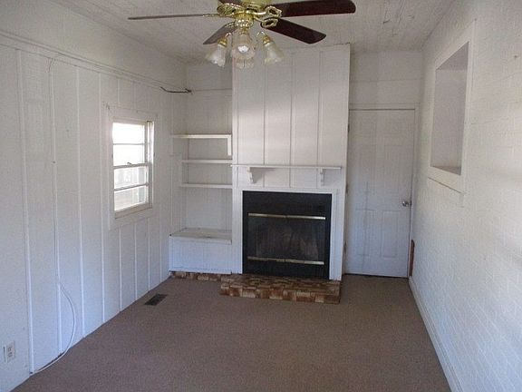 3rd image of 4408 Summerhill Dr