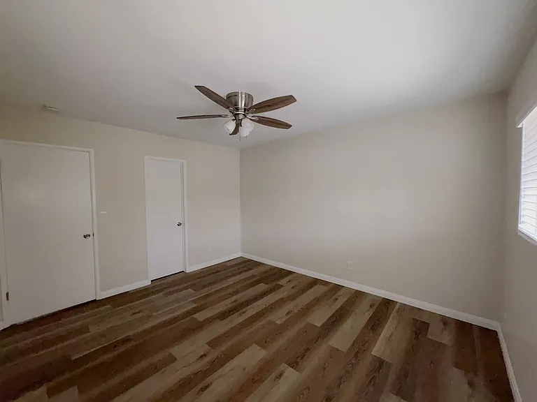 Altadena Manor Apartments — Photo 8