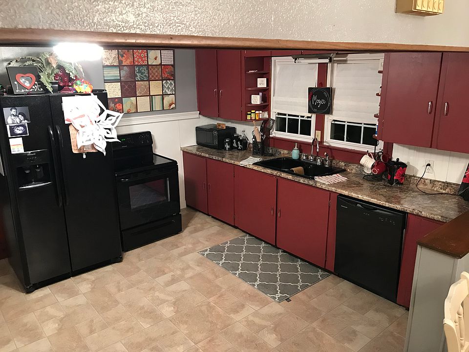 Open kitchen, large cabinets