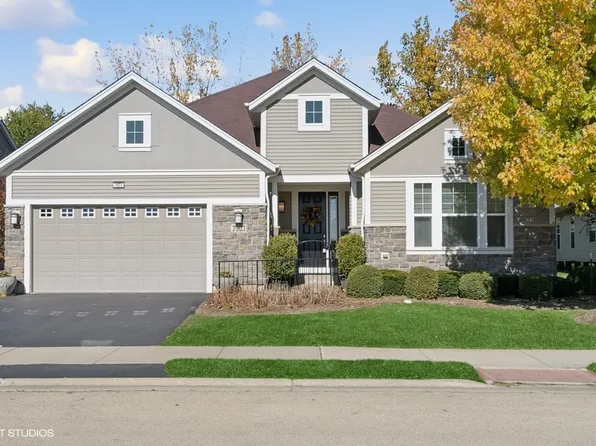 3903 Chesapeake Ln, Naperville, IL 60564