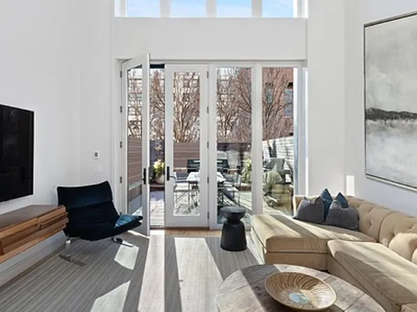 92 Amity St, Brooklyn, NY 11201