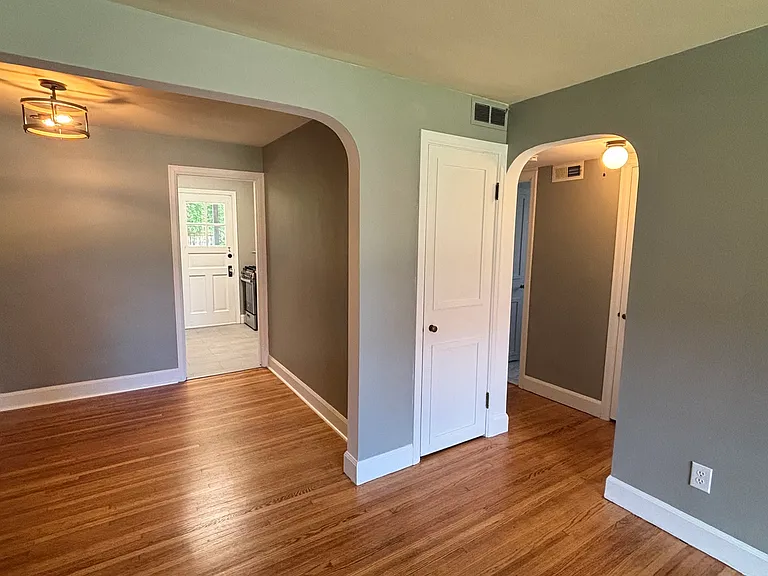 3901 Main St #8A — Photo 4