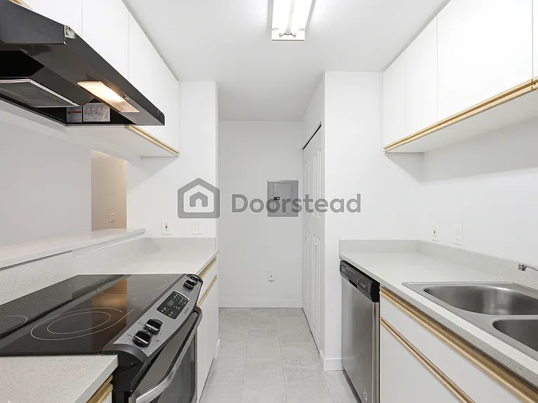 601 Summit Ave E #203 — Photo 21