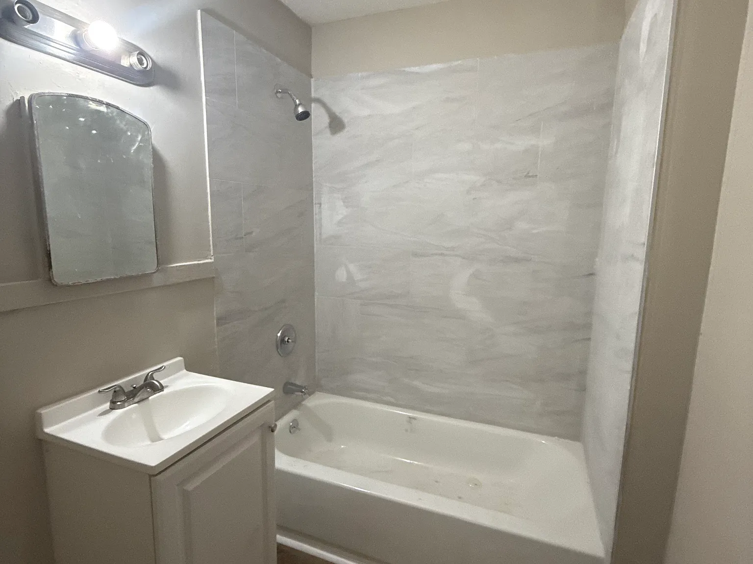 1313 Orgill Ave — Photo 4