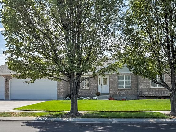 3rd image of 9498 S Morywood Ln