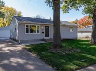 2209 W 36th St, Davenport, IA 52806