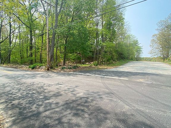 2nd image of 1R Camelot Cir
