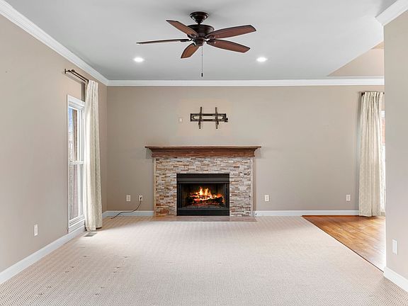 3rd image of 6025 Manor Pl