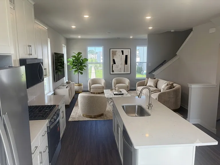 366 Mingo Way — Photo 23