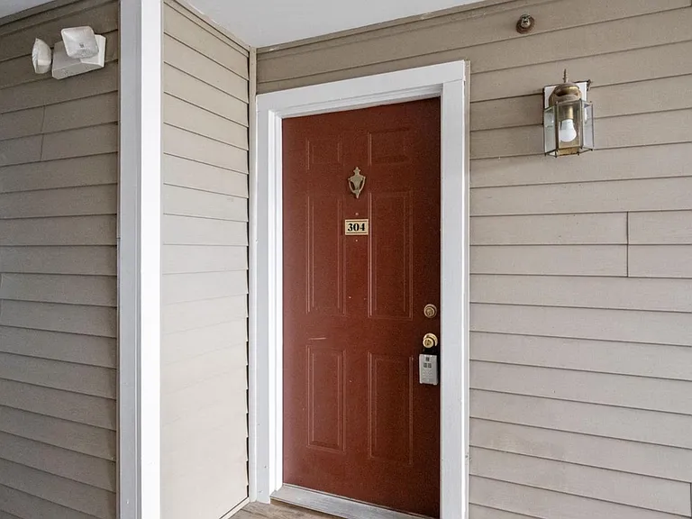 8095 Lacy Dr #304 — Photo 5