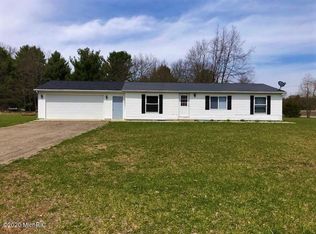 21020 Lake Montcalm Rd, Howard City, MI 49329